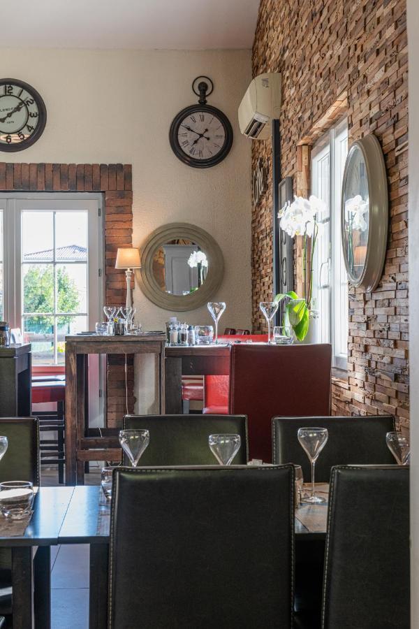 ホテル L'Horloge Gourmande Donzère エクステリア 写真